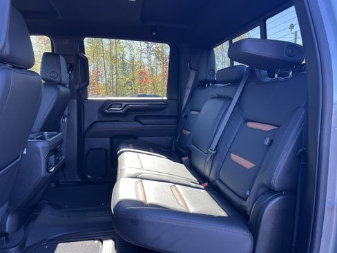 Used 2024 GMC Sierra 2500 AT4 w/ AT4 Preferred Package image 16