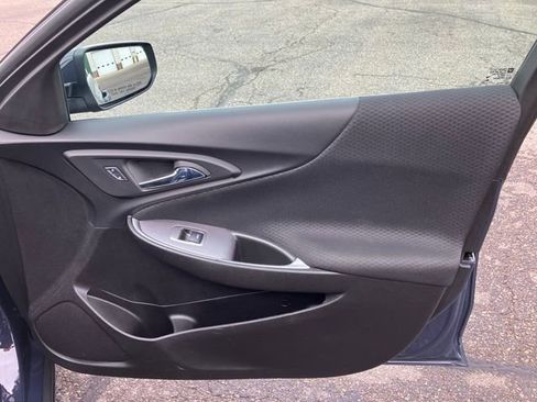 Used 2025 Chevrolet Malibu LT image 10