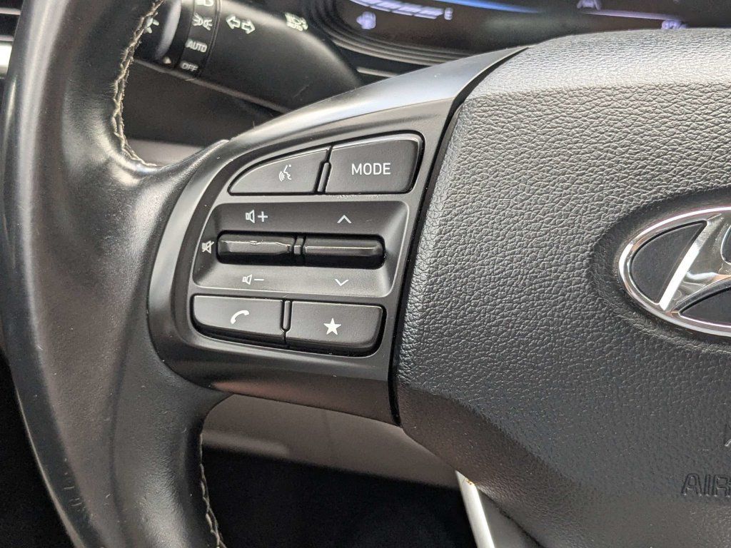 Used 2023 Hyundai Venue SEL FWD image 30
