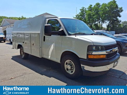 Used 2017 Chevrolet Express 3500 image 1