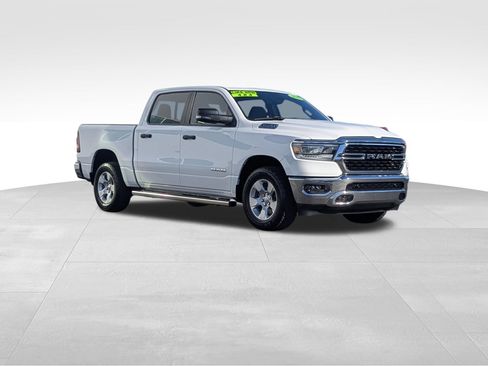 Used 2023 RAM 1500 Big Horn AWD/4WD image 3