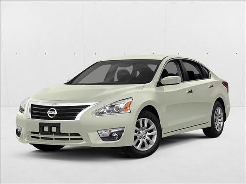 Used 2013 Nissan Altima 2.5 S FWD image 1