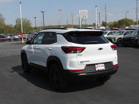 New 2026 Chevrolet TrailBlazer LT w/ Midnight Edition AWD/4WD image 5