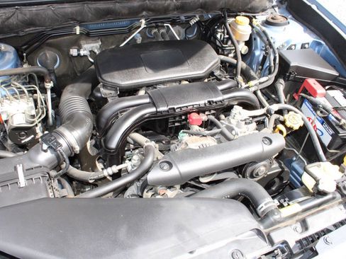 Used 2010 Subaru Outback 2.5i Limited AWD/4WD image 27