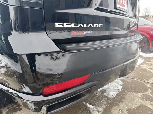 Used 2021 Cadillac Escalade Sport image 13