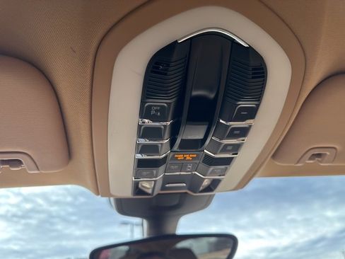 Used 2014 Porsche Panamera 4 image 48