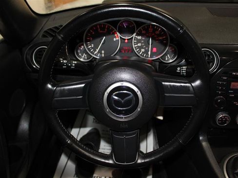 Used 2014 MAZDA MX-5 Miata Sport RWD image 15