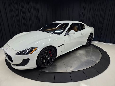 Used 2015 Maserati GranTurismo Sport RWD image 9