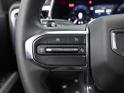 Used 2024 GMC Canyon Elevation image 25