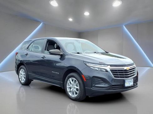 Certified 2022 Chevrolet Equinox LS AWD/4WD image 1