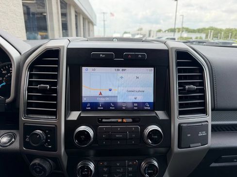 Used 2019 Ford F150 Lariat w/ Equipment Group 502A Luxury AWD/4WD image 14