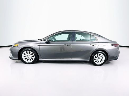Used 2021 Toyota Camry LE image 6