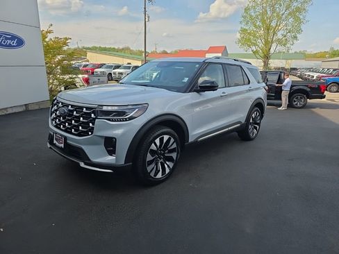 New 2026 Ford Explorer Platinum AWD/4WD image 2