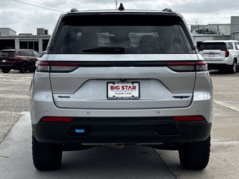 Used 2022 Jeep Grand Cherokee Trailhawk image 9