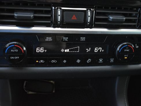 Used 2025 Nissan Pathfinder SV AWD/4WD image 30