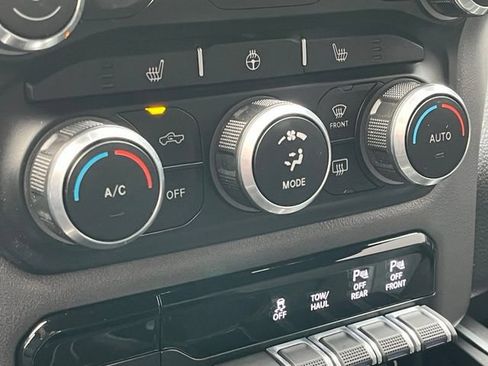 Used 2022 RAM 1500 Big Horn AWD/4WD image 15