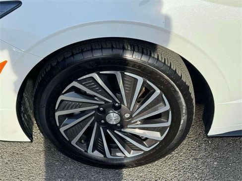 Used 2023 Hyundai Sonata SEL w/ Cargo Package image 9