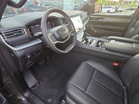 New 2026 Jeep Grand Wagoneer 4WD image 17