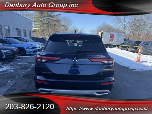 Used 2022 Mitsubishi Outlander SE image 5