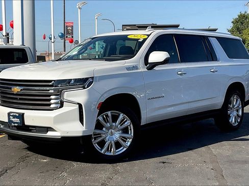 Used 2022 Chevrolet Suburban High Country w/ LPO, Illumination Package image 11