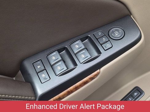 Certified 2018 Chevrolet Suburban Premier AWD/4WD image 15