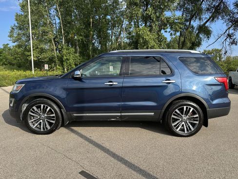 Used 2016 Ford Explorer Platinum AWD/4WD image 2