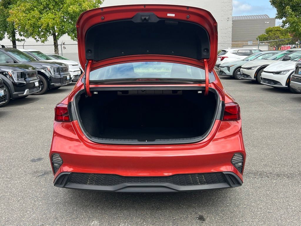 Certified 2023 Kia Forte LXS w/ LXS Technology Package FWD image 10