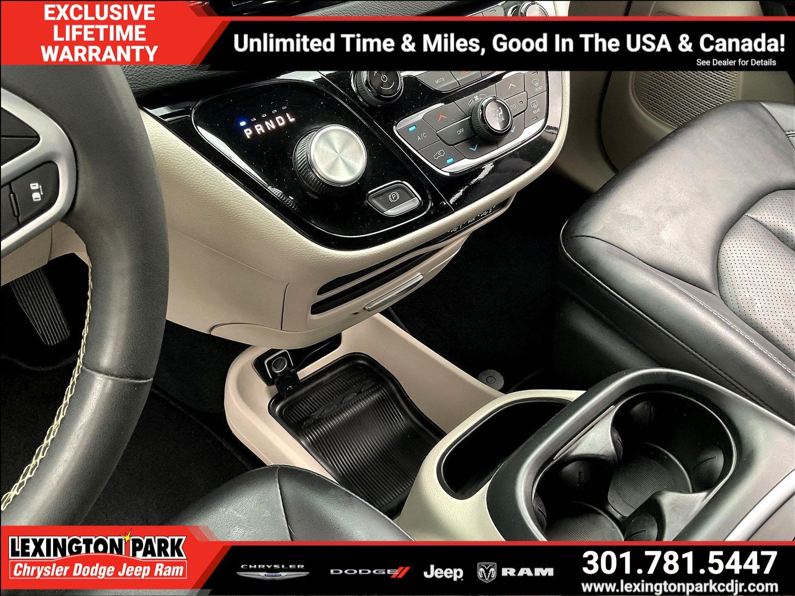 Used 2024 Chrysler Pacifica Touring-L FWD image 17