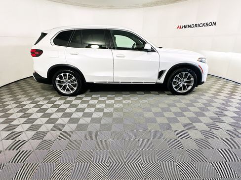 Used 2024 BMW X5 sDrive40i image 2
