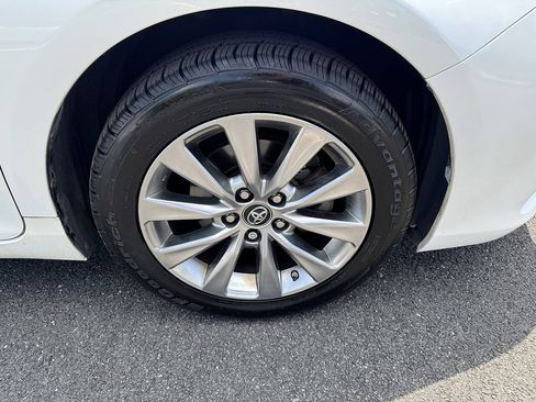 Certified 2017 Toyota Camry XLE w/ Moonroof Package FWD image 20