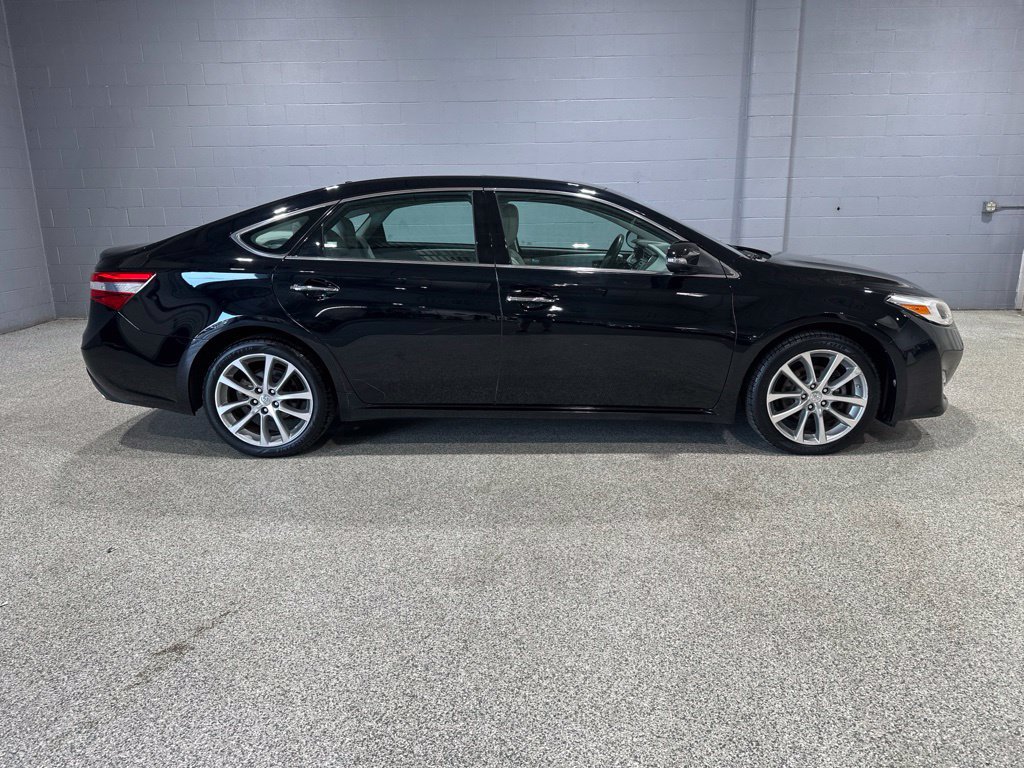 Used 2014 Toyota Avalon XLE Touring FWD image 2