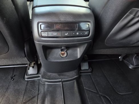 Used 2023 Hyundai Palisade SEL w/ Winter Package FWD image 21