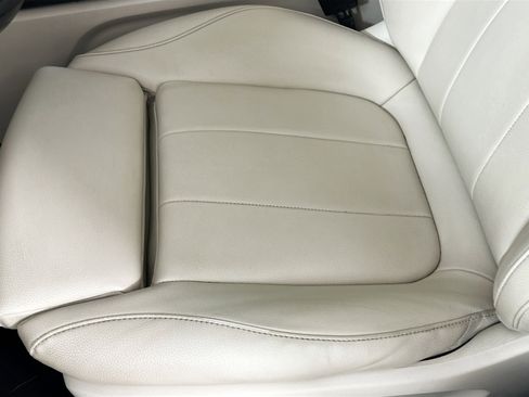 Certified 2023 Mercedes-Benz GLA 250 4MATIC w/ Premium Package image 25