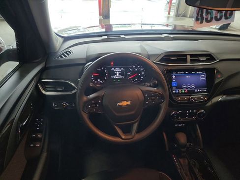 Used 2023 Chevrolet TrailBlazer LT w/ Convenience Package AWD/4WD image 12