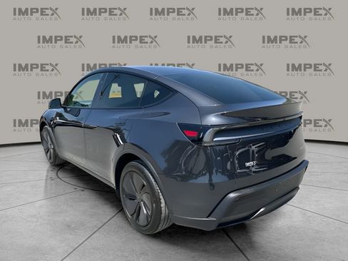Used 2026 Tesla Model Y Long Range AWD/4WD image 3