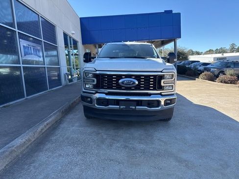 Used 2025 Ford F350 Lariat image 3