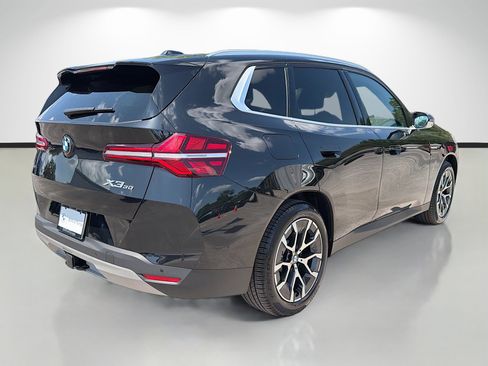 Used 2026 BMW X3 xDrive30 w/ Premium Package AWD/4WD image 3