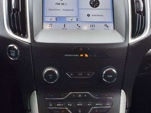 Used 2019 Ford Edge SEL w/ Equipment Group 201A FWD image 18