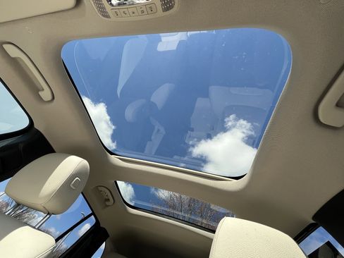 Certified 2023 Mercedes-Benz GLB 250 250 image 28