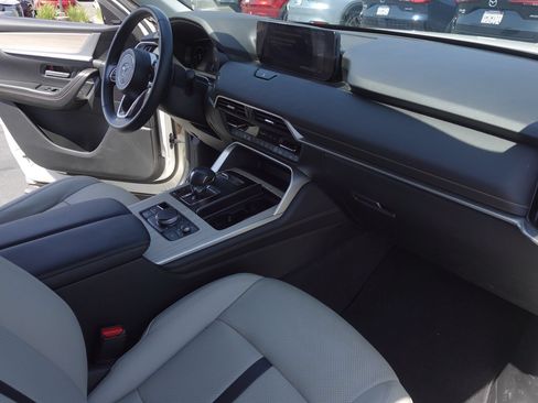 Used 2024 MAZDA CX-90 Plug-In Hybrid w/ Premium Pkg AWD/4WD image 13