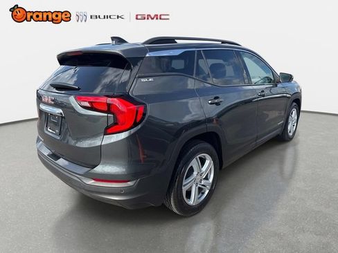 Used 2020 GMC Terrain SLE w/ Driver Convenience Package FWD image 3