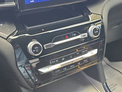 Used 2023 Ford Explorer ST-Line w/ Class IV Trailer Tow Package image 22