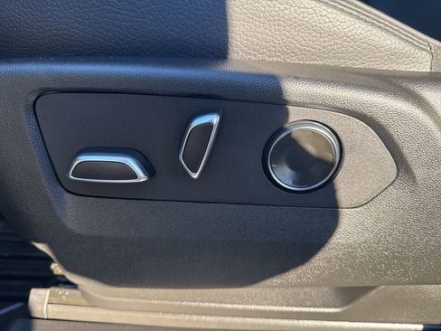 Used 2023 GMC Yukon Denali image 11