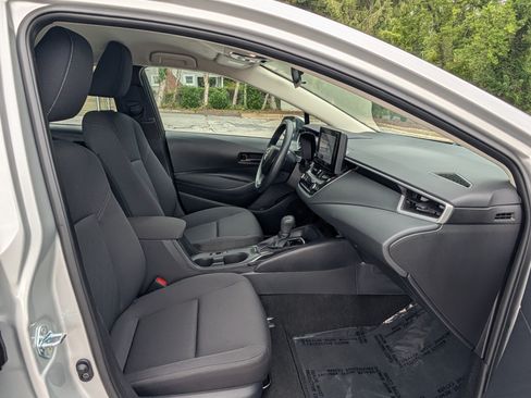Used 2026 Toyota Corolla LE w/ LE Premium Package FWD image 11