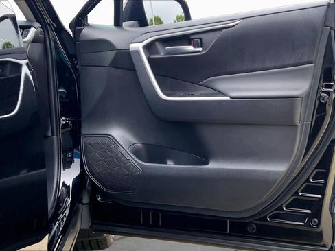 Used 2025 Toyota RAV4 XLE Premium FWD image 23