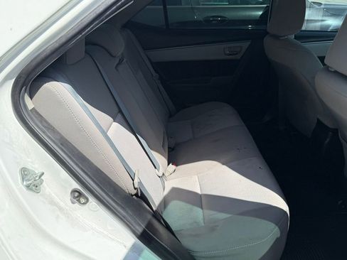 Used 2015 Toyota Corolla LE image 4