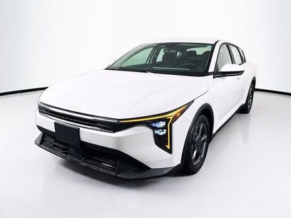 New 2025 Kia K4 LXS
