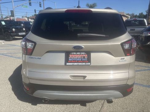 Used 2018 Ford Escape SE image 6