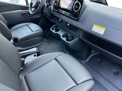 New 2025 Mercedes-Benz Sprinter 2500 image 13