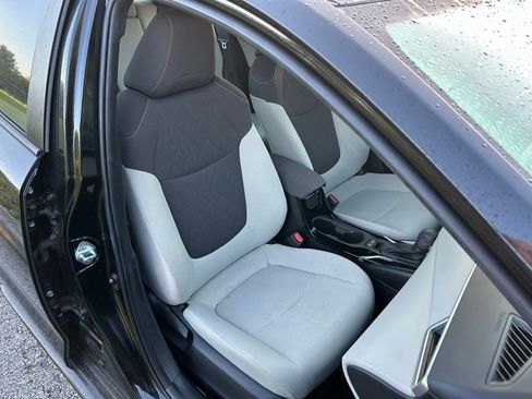 Used 2021 Toyota Corolla LE image 15